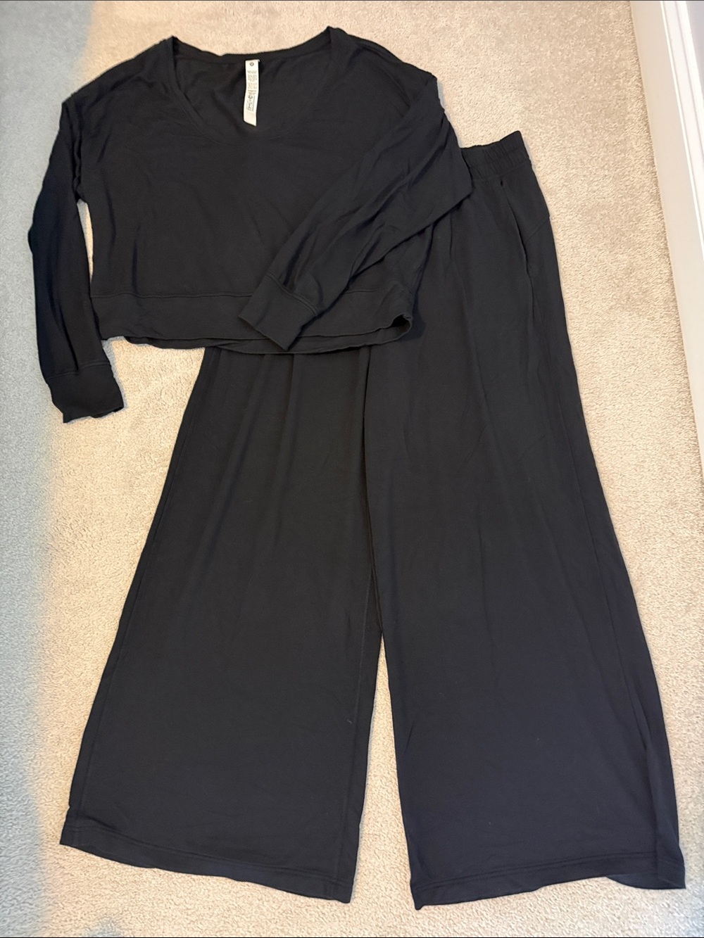 Lululemon L/XL BeCalm black lounge set